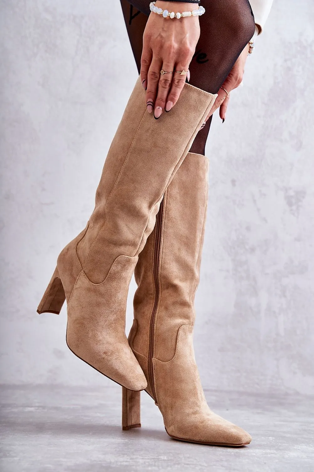 Heel boots Step in style