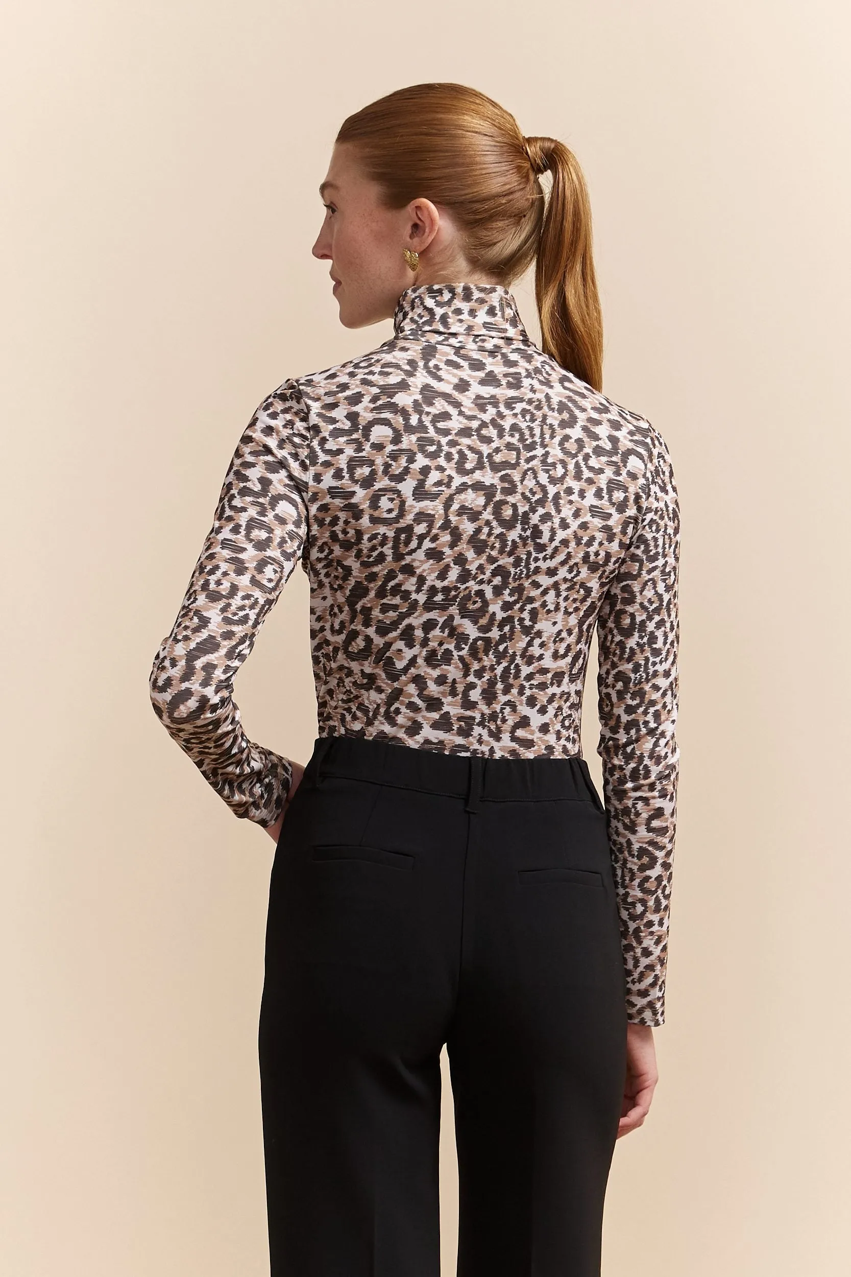 Leopard t-shirt turtle neck